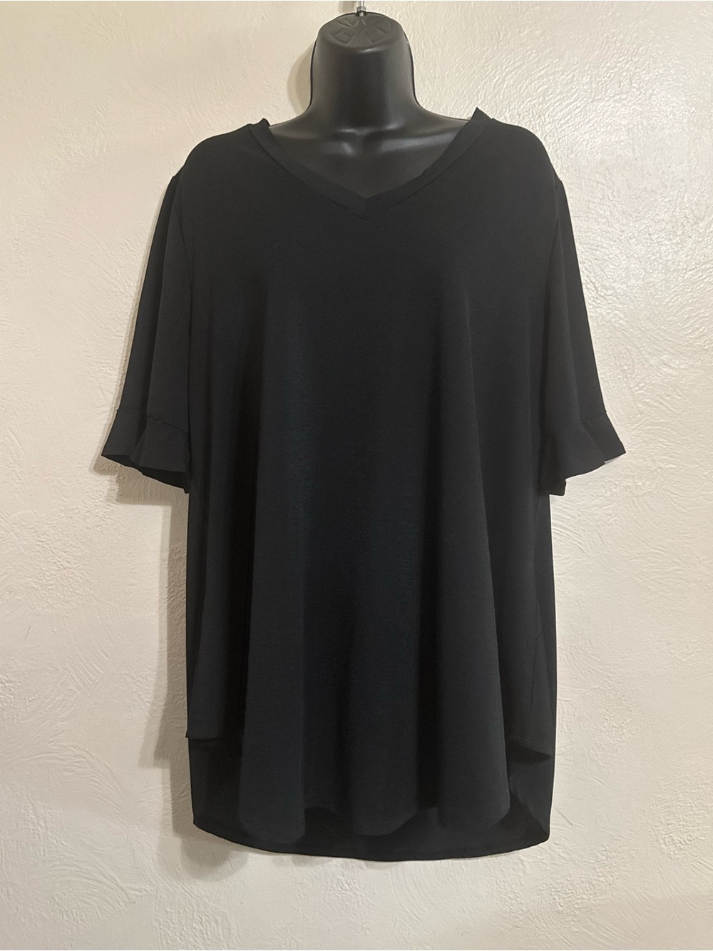 Women's Black V-Neck Short Sleeve Tunic Top